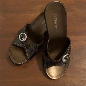 NWOT Brighton shoes